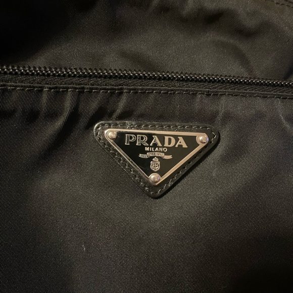 💯AUTHENTIC 🖤 Prada Black Nylon Crossbody 🖤 - Picture 7 of 8